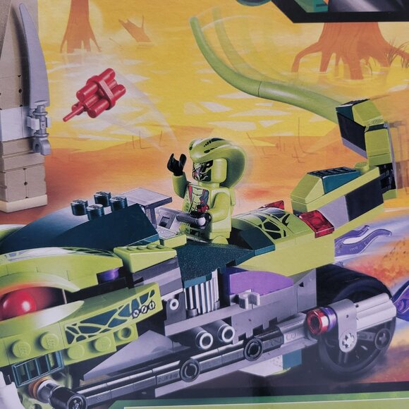 LEGO Ninjago Rise of the Snakes Lasha's Bite Cycle- 9447 - Picture 2 of 8